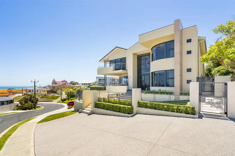 9a Hawkins Avenue, Sorrento WA 6020