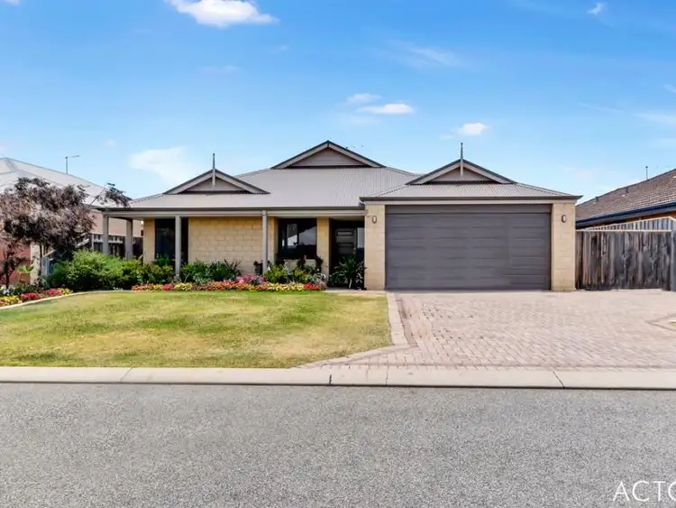 16 Splendens Turn, Halls Head WA 6210