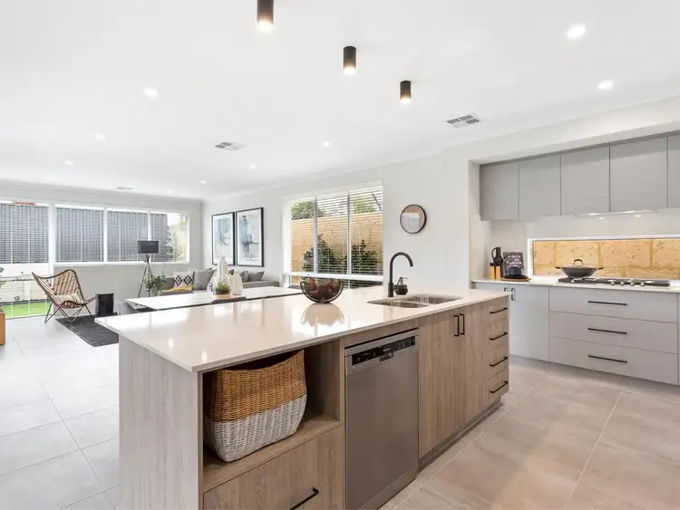 Seventh view of Homely house listing, 2 Sugargum Rise, Kiara WA 6054