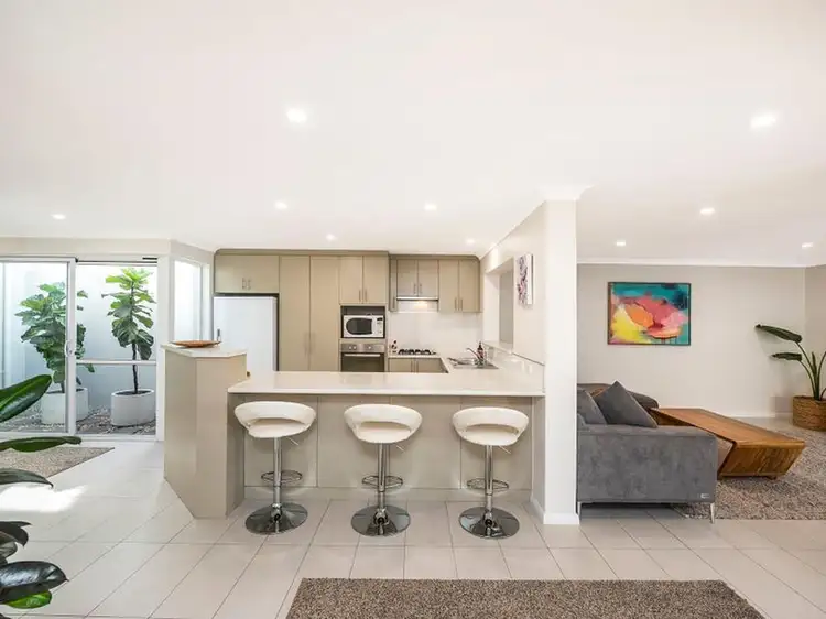 33 Kweda Way, Nollamara WA 6061