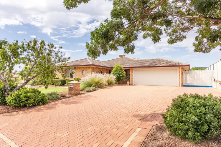 11 Robinia Rise, Helena Valley WA 6056