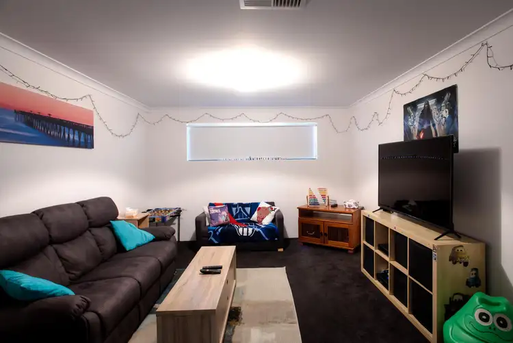Sixth view of Homely house listing, 10 Raphael Rise, Landsdale WA 6065