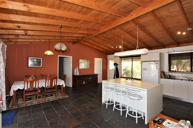 279 Tamarisk Drive, Gabbadah WA 6041