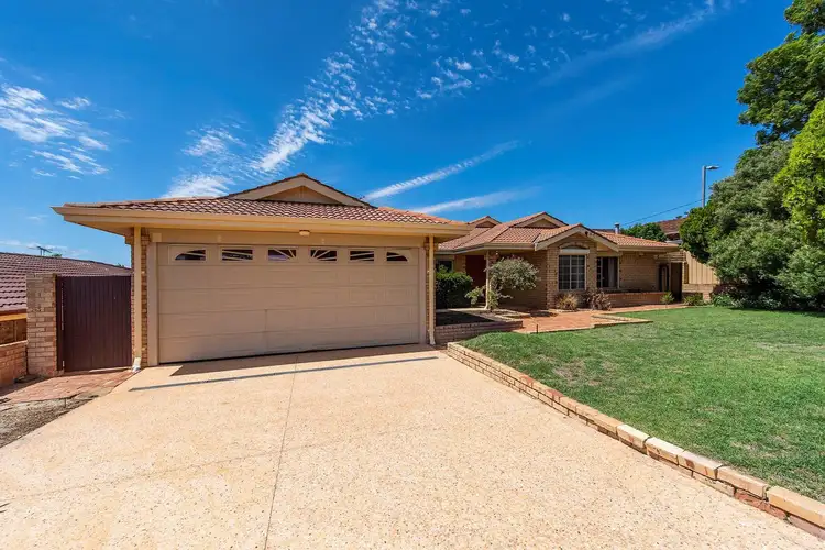 10 Cumbor Way, Samson WA 6163