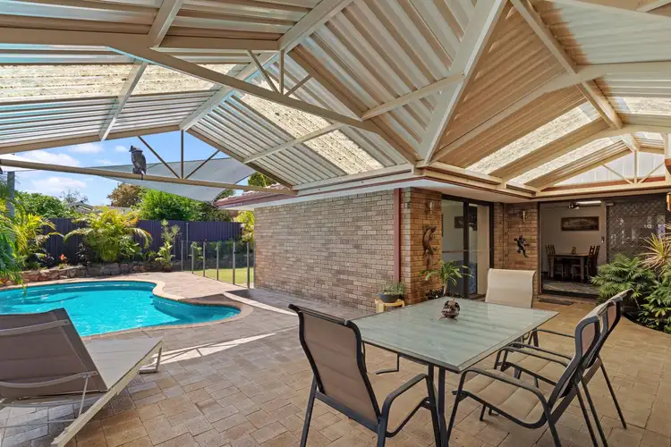 6 Coombe Place, Kingsley WA 6026