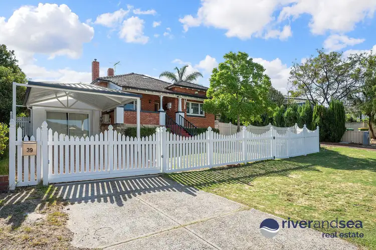 39 Money Road, Melville WA 6156