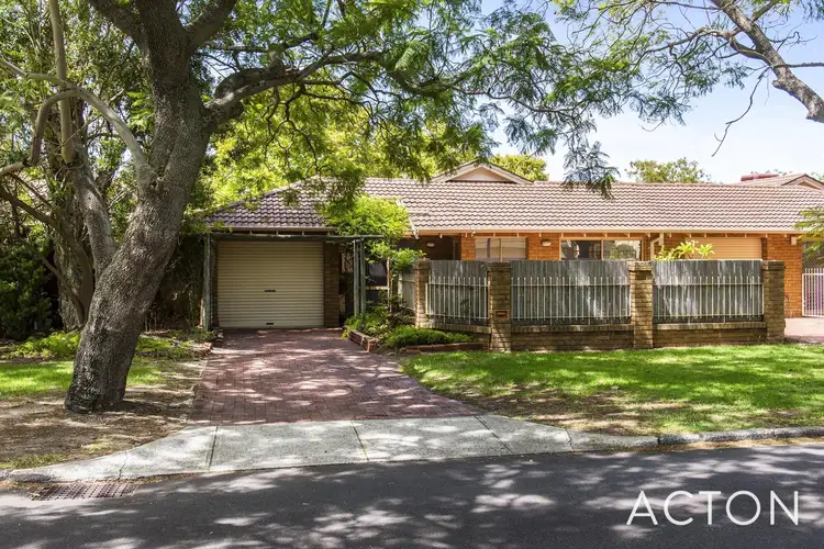 2A Gairloch St, Applecross WA 6153