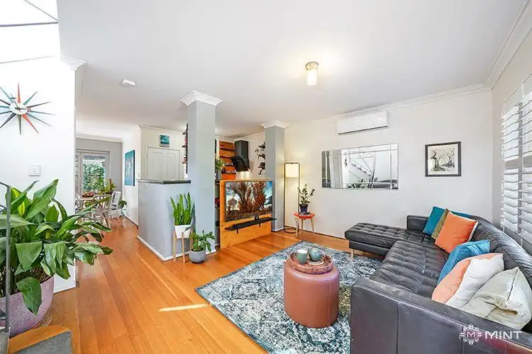 2/94 Hampton Road, Fremantle WA 6160