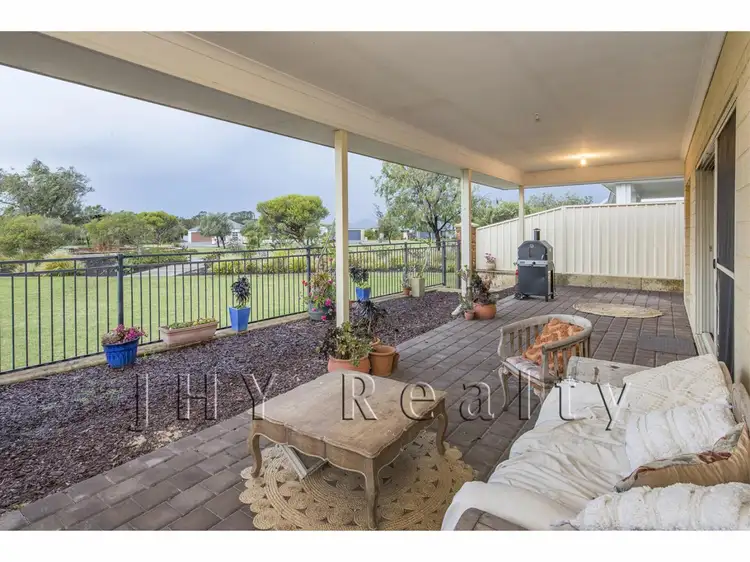 16 Wentworth Loop, Dunsborough WA 6281
