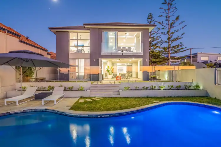 101 West Coast Drive, Watermans Bay WA 6020