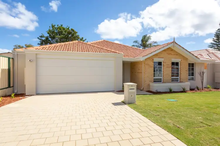 4 Jimmons Way, Thornlie WA 6108