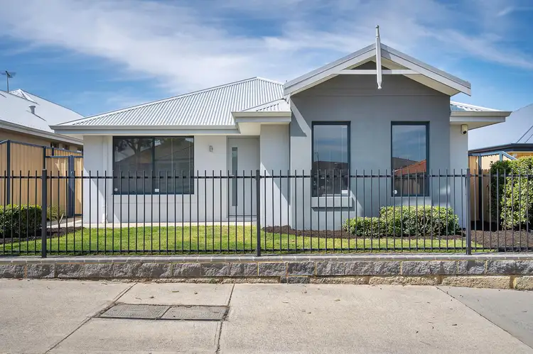16 Porzana Boulevard, Tapping WA 6065