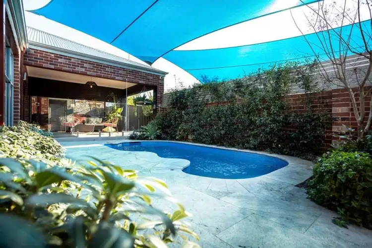 2C Grosvenor Rd, Bayswater WA 6053