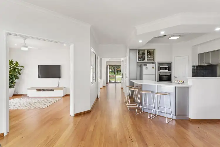 16 Oaktree Drive, Greenwood WA 6024