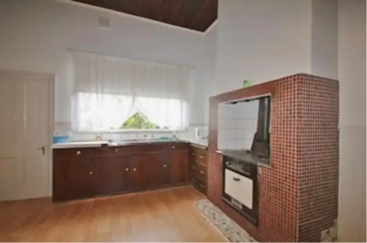 Fifth view of Homely house listing, 10 Gladstone Crescent, Collie WA 6225