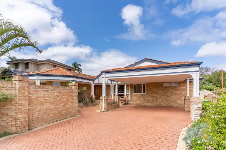 14 Dickens Walk, Carine WA 6020