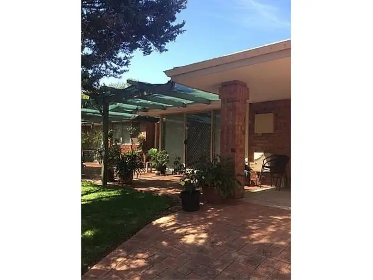 1 McGowan Cove, Bateman WA 6150