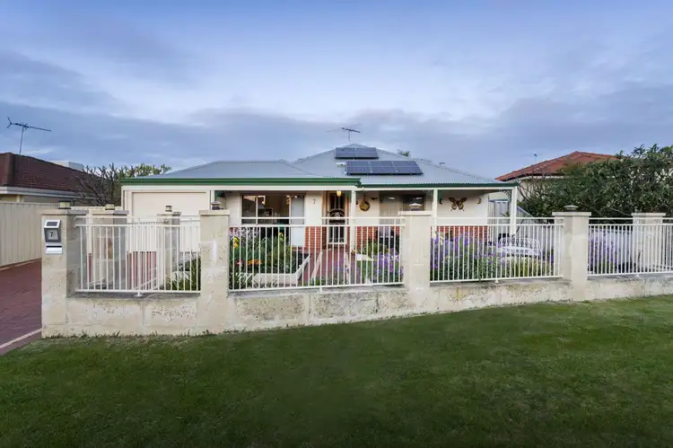 7 Auburn Close, Marangaroo WA 6064