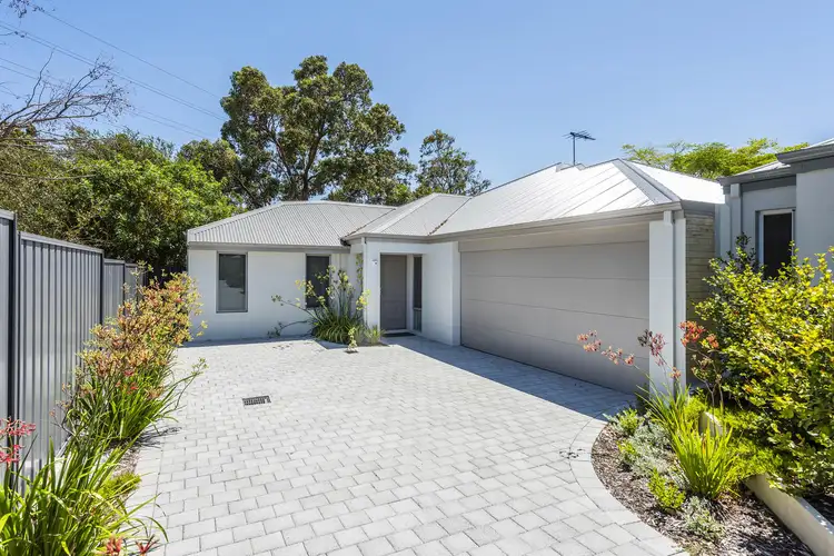 8D Dewey Street, Shelley WA 6148