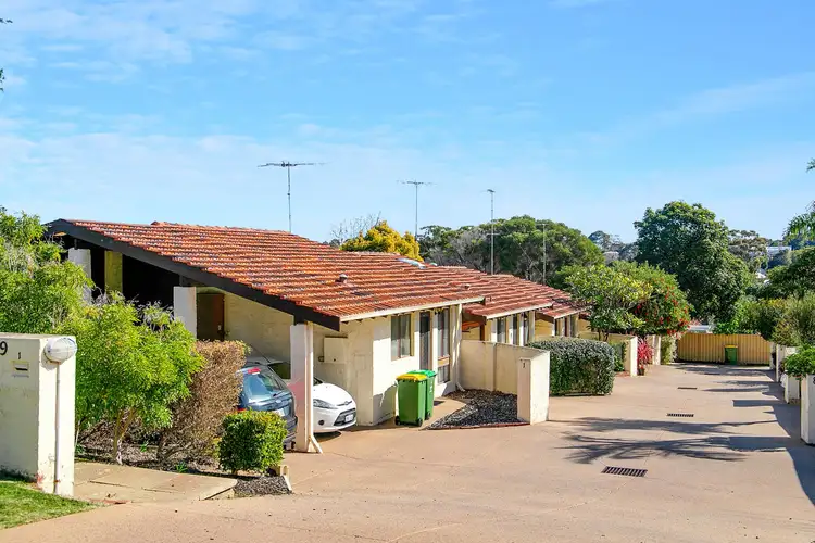 2/9 Foss Street, Palmyra WA 6157