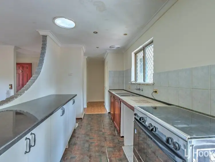 Fourth view of Homely house listing, 2 Delamere Way, Camillo WA 6111