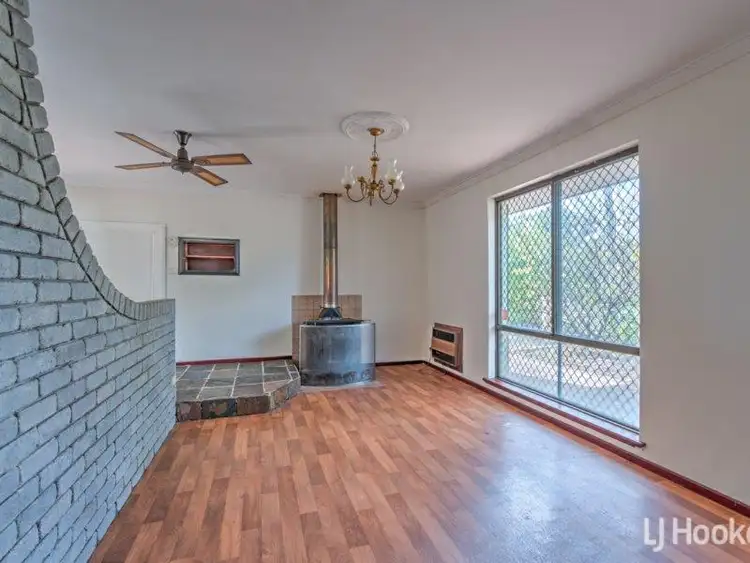 Fifth view of Homely house listing, 2 Delamere Way, Camillo WA 6111