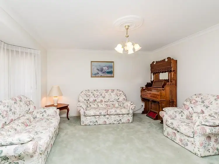 Second view of Homely house listing, 4 Summer Court, Bullsbrook WA 6084