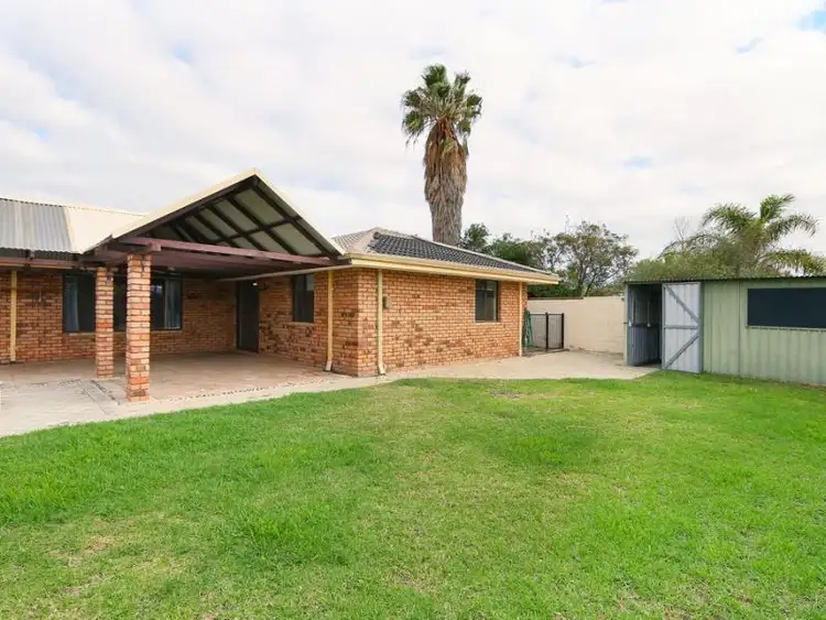 4 Harvey Close, Gosnells WA 6110