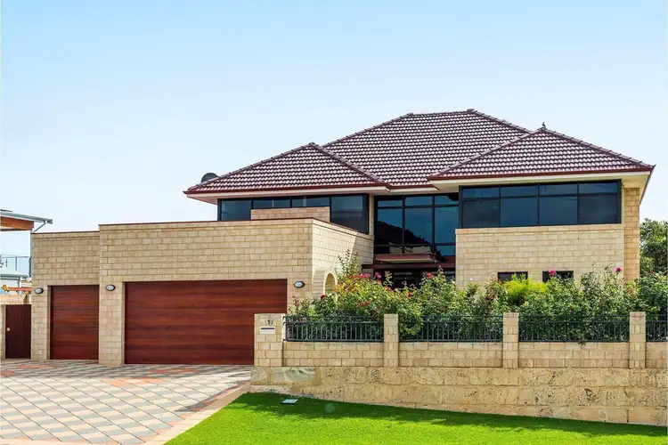 17 Moonraker Road, Jindalee WA 6036