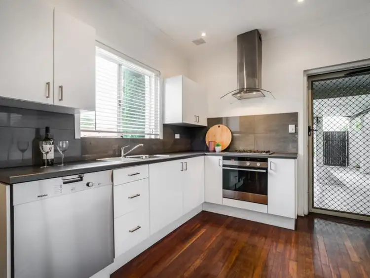 1/1 Lentona Road, Attadale WA 6156