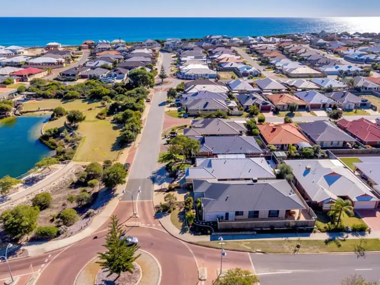 29 Buttercup Parkway, Halls Head WA 6210