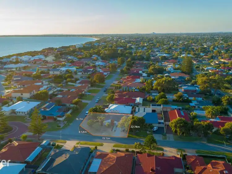 Third view of Homely house listing, 33 Pollard Way, Warnbro WA 6169