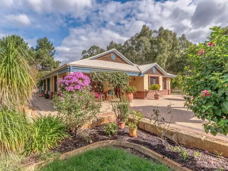 49 Stockmans Close, Oakford WA 6121