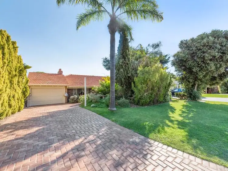 15 Hayfield Way, Duncraig WA 6023