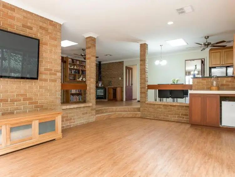 Second view of Homely house listing, 11 Sheen Court, Kingsley WA 6026