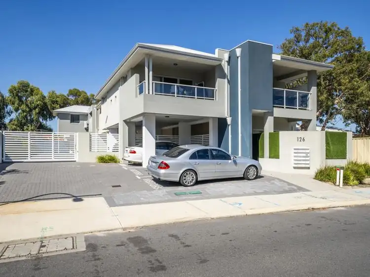 7/126 Tibradden Circle, Ascot WA 6104