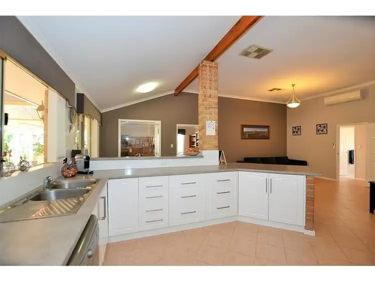 28 Greenough Court, Jane Brook WA 6056