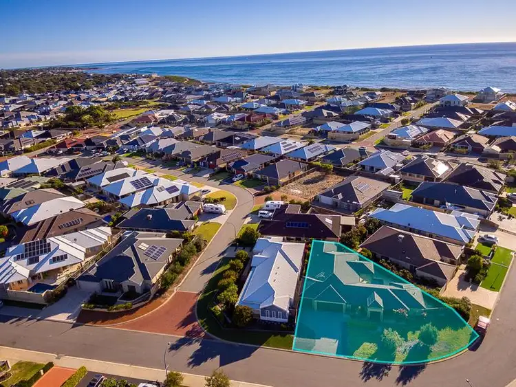Second view of Homely house listing, 7 Beaufortia Turn, Halls Head WA 6210