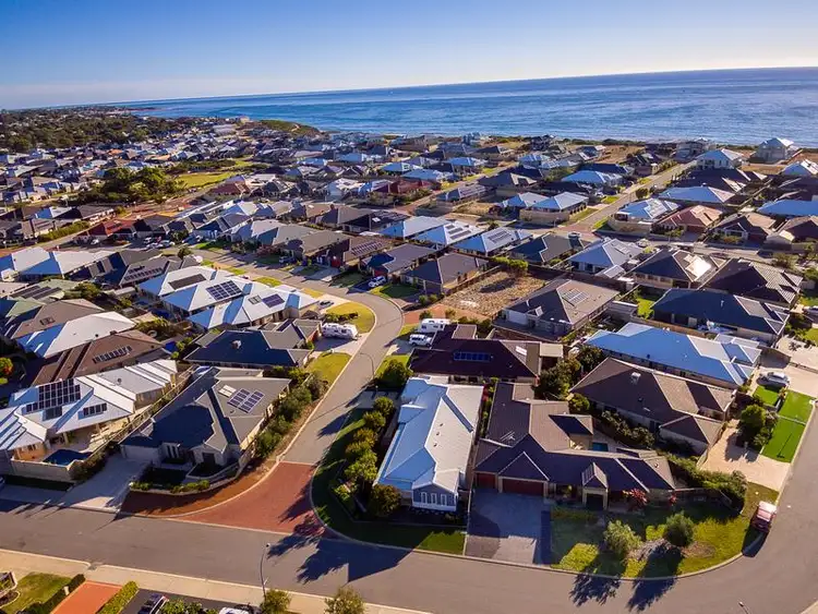 Fourth view of Homely house listing, 7 Beaufortia Turn, Halls Head WA 6210