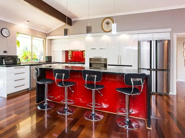 4 CLIFFSIDE RISE, Ballajura WA 6066