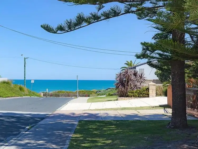 Second view of Homely house listing, 7 Robin Avenue, Sorrento WA 6020