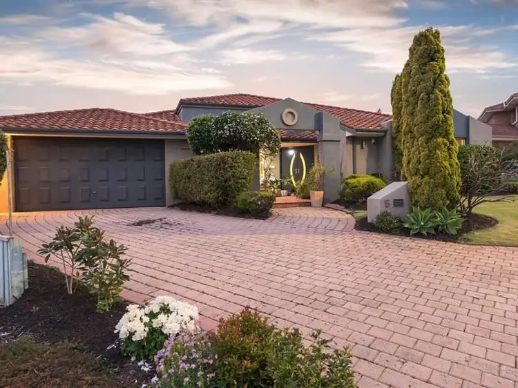 5 Chaplin Court, Hillarys WA 6025