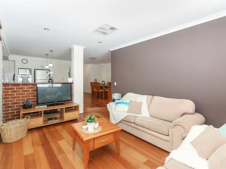 21 Dartmoor Gardens, Ballajura WA 6066