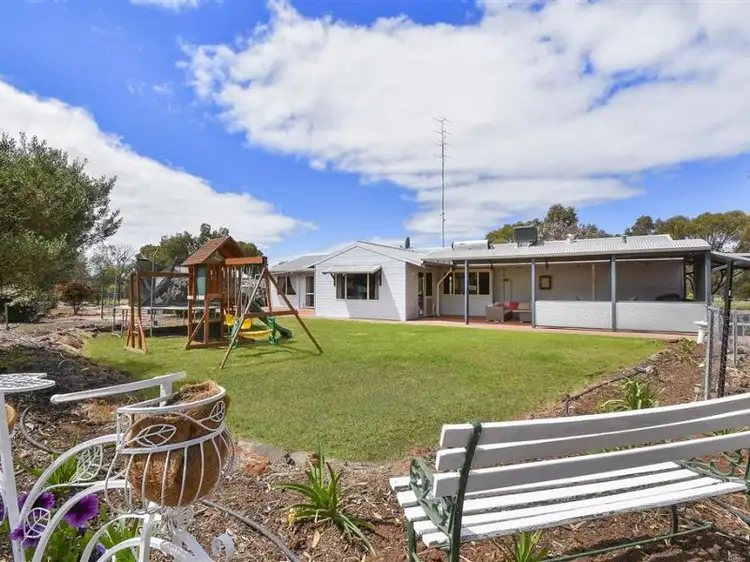 15 Prunster Road, York WA 6302