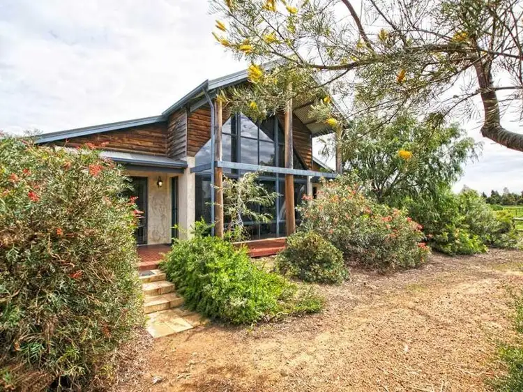 122 Bullock drive, Oakford WA 6121