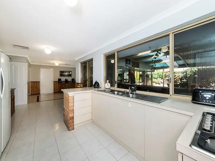 Fourth view of Homely house listing, 6 Wiluna Court, Gosnells WA 6110
