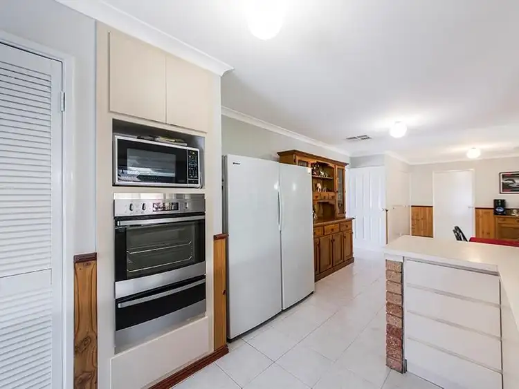 Fifth view of Homely house listing, 6 Wiluna Court, Gosnells WA 6110
