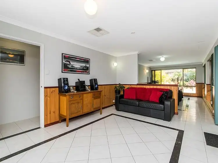 Seventh view of Homely house listing, 6 Wiluna Court, Gosnells WA 6110