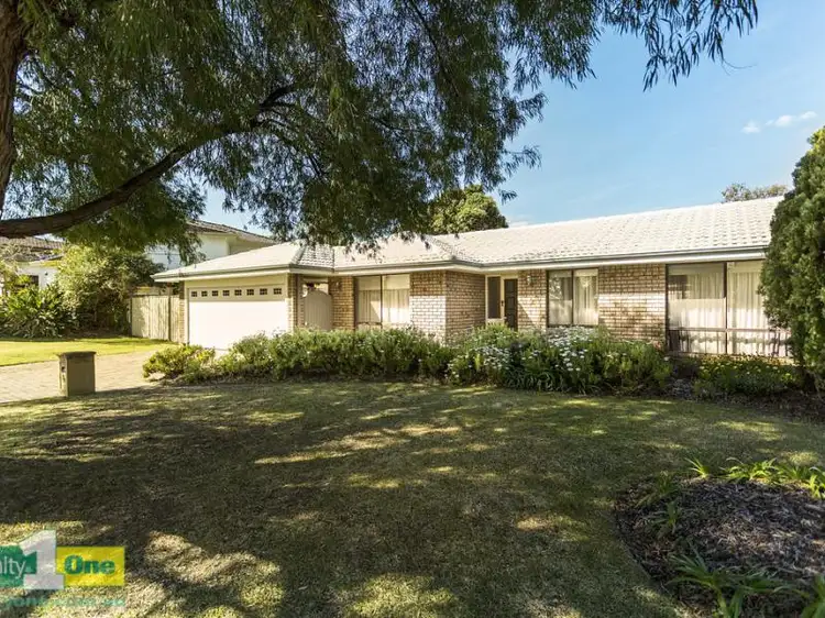 6 McGillivray Gardens, Winthrop WA 6150