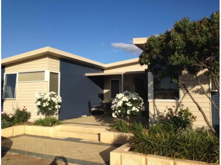 15 Hewett road, Wongan Hills WA 6603
